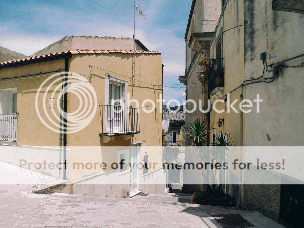 http://i738.photobucket.com/albums/xx25/miraze69/IMG_0121_zpsxbjzlxgc.jpg